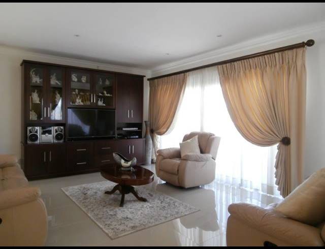 3 BEDROOM HOUSE FOR SALE IN OAKDENE